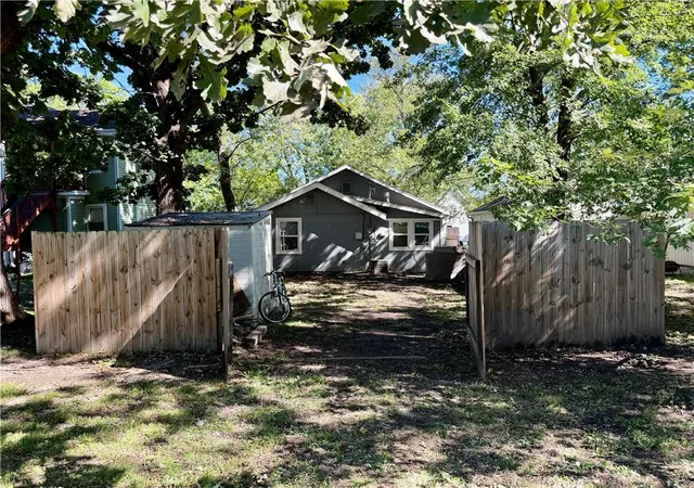 Photo 19 of Single family home for sale at 626 S Locust St, Ottawa, KS 66067 | MLS# 2645372 | Listing updated on 2026-10-08
