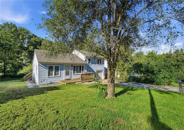 Photo 1 of Sale Pending at 5142 NE Baxter Ave, Kansas City, MO 64119 | MLS# 2645376 | Listing updated on 2026-10-08