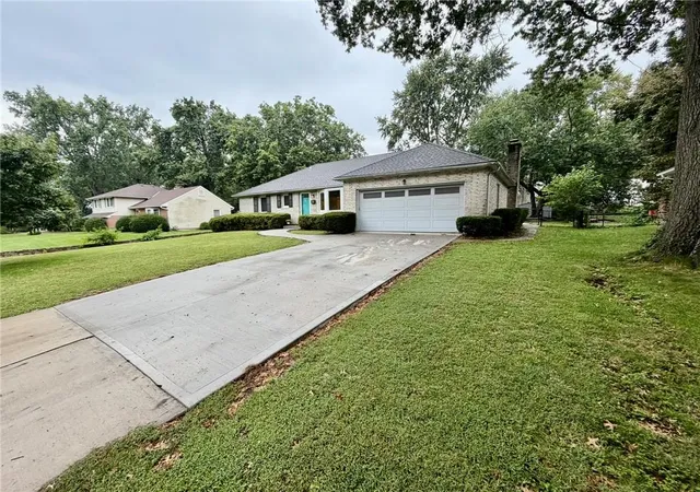 Photo 2 of Single family home for sale at 8842 Foster Ln, Overland Park, KS 66212 | MLS# 2645377 | Listing updated on 2026-10-09