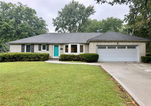 Photo 4 of Single family home for sale at 8842 Foster Ln, Overland Park, KS 66212 | MLS# 2645377 | Listing updated on 2026-10-09