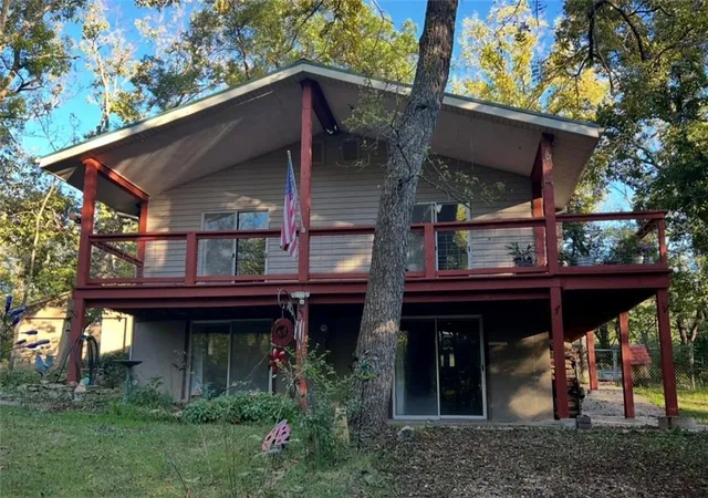 Single family home for sale at 9371 Village Ln, Ozawkie, KS 66070 | MLS# 2645379