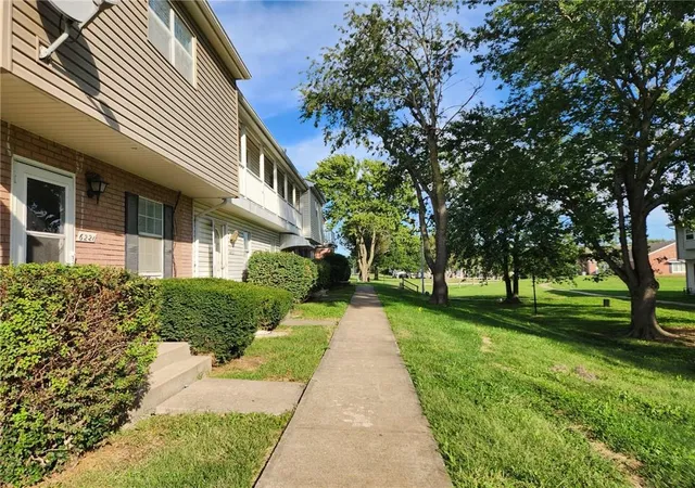 Photo 3 of Townhouse for sale at 6221 E 127th Street, Grandview, MO 64030 | MLS# 2645387 | Listing updated on 2026-10-06