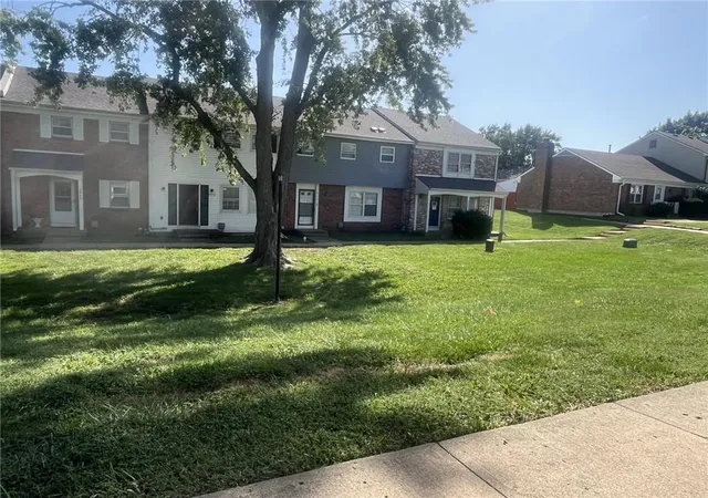 Photo 3 of Townhouse for sale at 6221 E 127th Street, Grandview, MO 64030 | MLS# 2645387 | Listing updated on 2026-10-06