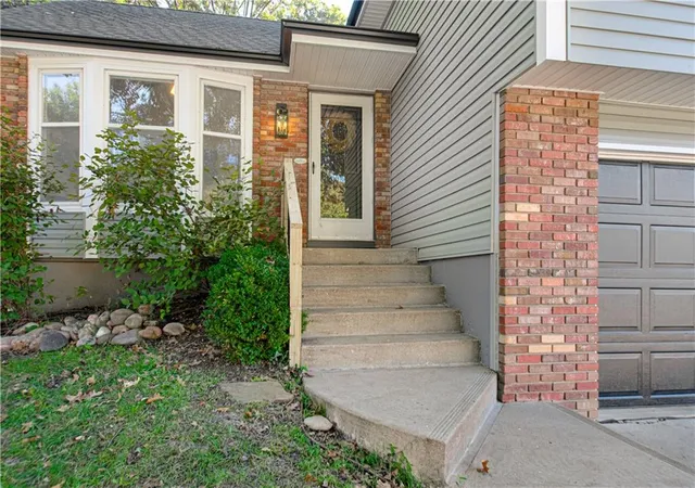 Photo 2 of Single family home for sale at 1331 Amesbury Ave, Liberty, MO 64068 | MLS# 2645389 | Listing updated on 2026-10-09