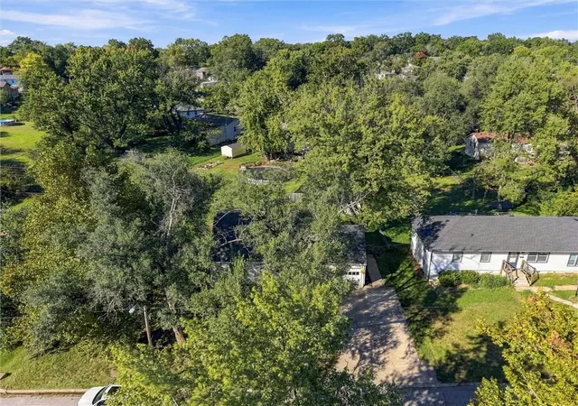 Photo 3 of Sale Pending at 3400 E 107th Terrace, Kansas City, MO 64137 | MLS# 2645394 | Listing updated on 2026-10-08