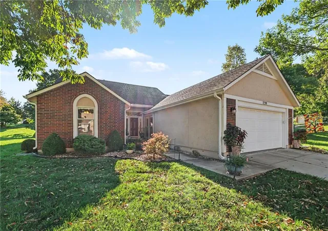 Photo 3 of Single family home for sale at 12201 Caenen Dr, Overland Park, KS 66213 | MLS# 2645395 | Listing updated on 2026-10-08