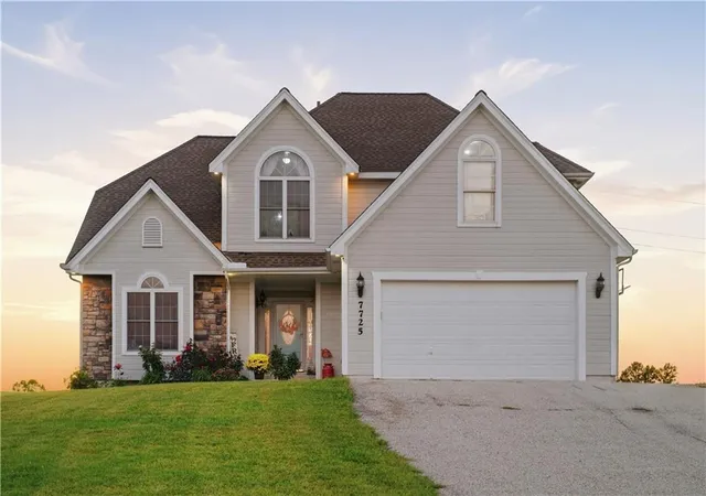Single family home for sale at 7725 Huckleberry Rd, Odessa, MO 64076 | MLS# 2645396