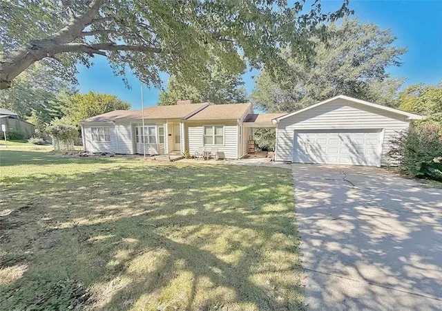 Photo 1 of Single family home for sale at 3690 S Crysler Ave, Independence, MO 64055 | MLS# 2645397 | Listing updated on 2026-10-06