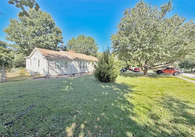 Photo 2 of Single family home for sale at 3690 S Crysler Ave, Independence, MO 64055 | MLS# 2645397 | Listing updated on 2026-10-06