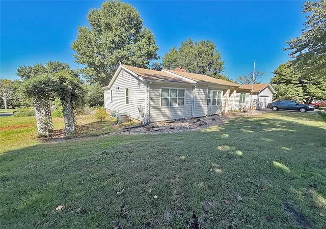 Photo 3 of Single family home for sale at 3690 S Crysler Ave, Independence, MO 64055 | MLS# 2645397 | Listing updated on 2026-10-06