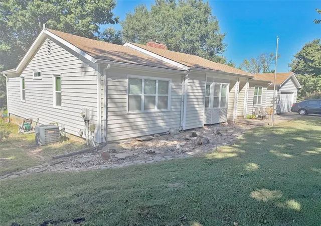 Photo 4 of Single family home for sale at 3690 S Crysler Ave, Independence, MO 64055 | MLS# 2645397 | Listing updated on 2026-10-06