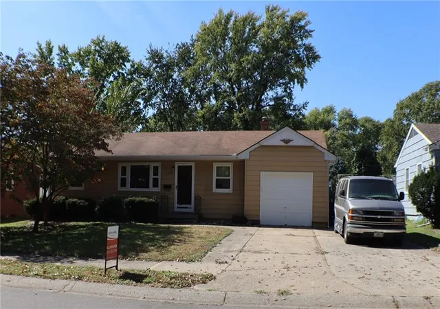 Single family home for sale at 3600 S Main St, Independence, MO 64055 | MLS# 2645402
