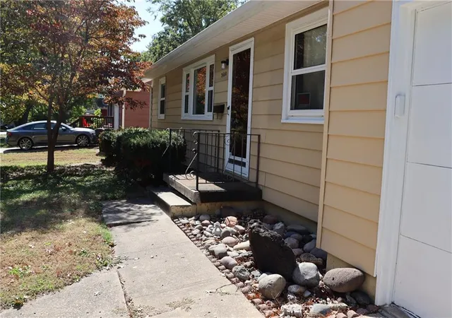 Photo 2 of Single family home for sale at 3600 S Main St, Independence, MO 64055 | MLS# 2645402 | Listing updated on 2026-10-08