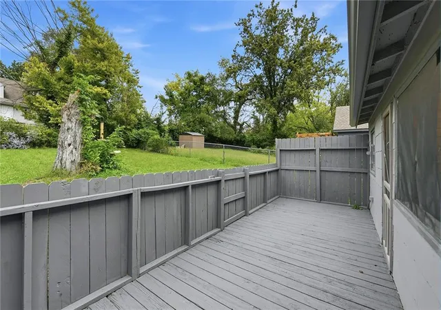 Photo 3 of Single family home for sale at 124 S Myrtle St, Excelsior Springs, MO 64024 | MLS# 2645408 | Listing updated on 2026-10-08