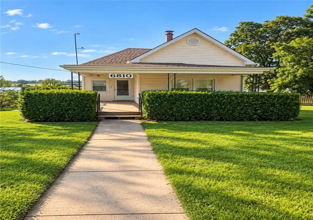Photo 1 of Single family home for sale at King Hl Ave, Saint Joseph, MO 64504 | MLS# 2645411 | Listing updated on 2026-10-21