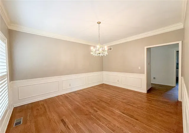 Photo 2 of Single family home for sale at 6836 Glenwood St, Overland Park, KS 66204 | MLS# 2645413 | Listing updated on 2026-10-05