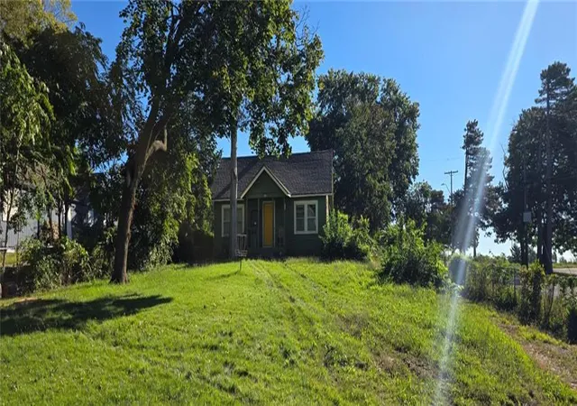Photo 3 of Sale Pending at 8145 Holmes Rd, Kansas City, MO 64131 | MLS# 2645414 | Listing updated on 2026-10-07