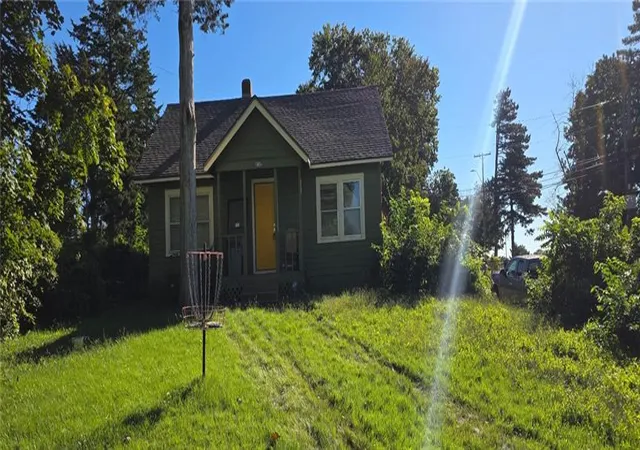 Photo 4 of Sale Pending at 8145 Holmes Rd, Kansas City, MO 64131 | MLS# 2645414 | Listing updated on 2026-10-07