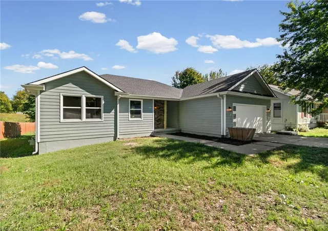 Photo 2 of Single family home for sale at 615 S Camden St, Richmond, MO 64085 | MLS# 2645417 | Listing updated on 2026-10-05
