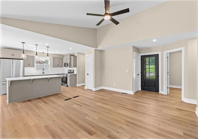 Photo 4 of Single family home for sale at 615 S Camden St, Richmond, MO 64085 | MLS# 2645417 | Listing updated on 2026-10-05
