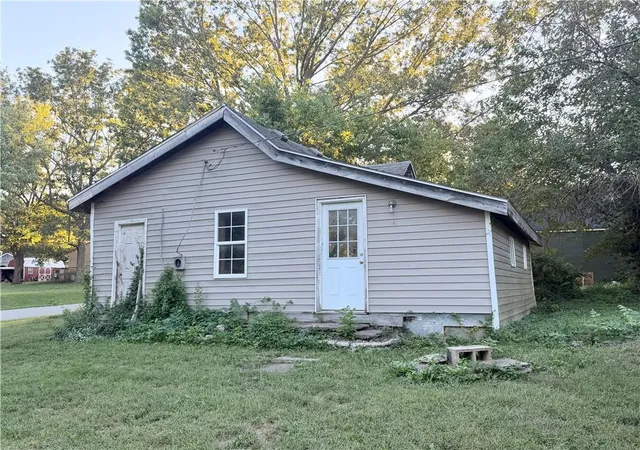 Photo 2 of Single family home for sale at 306 E Fort Scott St, Butler, MO 64730 | MLS# 2645421 | Listing updated on 2026-10-04
