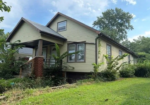 Photo 1 of Single family home for sale at 1443 Central St, Leavenworth, KS 66048 | MLS# 2645426 | Listing updated on 2026-10-04