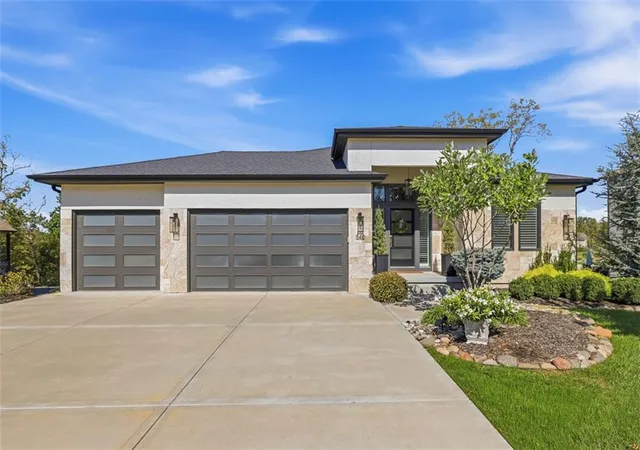 Single family home for sale at 540 S Shore Dr, Pleasant Hill, MO 64080 | MLS# 2645430