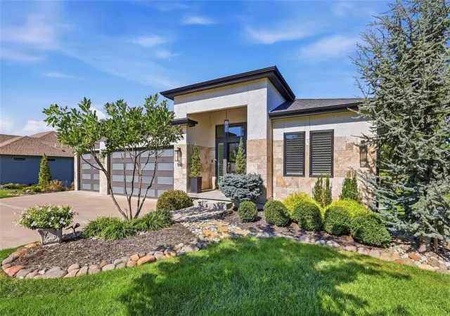 Photo 3 of Single family home for sale at 540 S Shore Dr, Pleasant Hill, MO 64080 | MLS# 2645430 | Listing updated on 2026-10-08