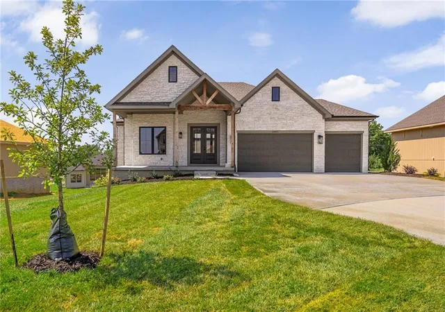 Photo 2 of Single family home for sale at 24621 W 60th Terrace, Shawnee, KS 66226 | MLS# 2645436 | Listing updated on 2026-10-09