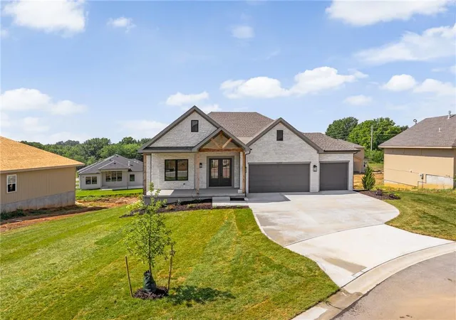 Photo 3 of Single family home for sale at 24621 W 60th Terrace, Shawnee, KS 66226 | MLS# 2645436 | Listing updated on 2026-10-09
