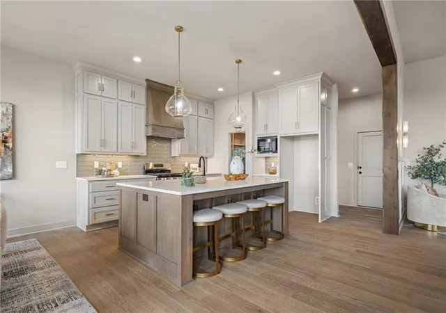 Photo 4 of Single family home for sale at 24621 W 60th Terrace, Shawnee, KS 66226 | MLS# 2645436 | Listing updated on 2026-10-09