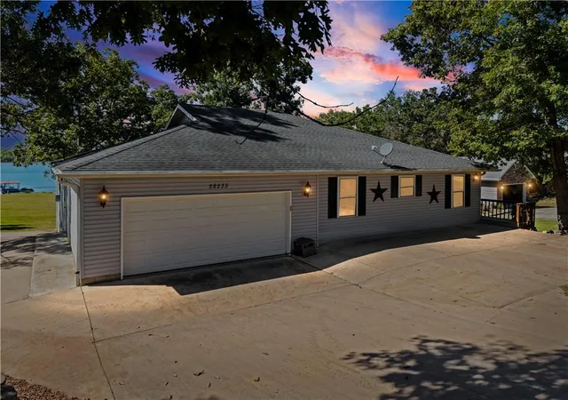 Photo 1 of Single family home for sale at 28233 Oxbow Dr, Warsaw, MO 65355 | MLS# 2645444 | Listing updated on 2026-10-10