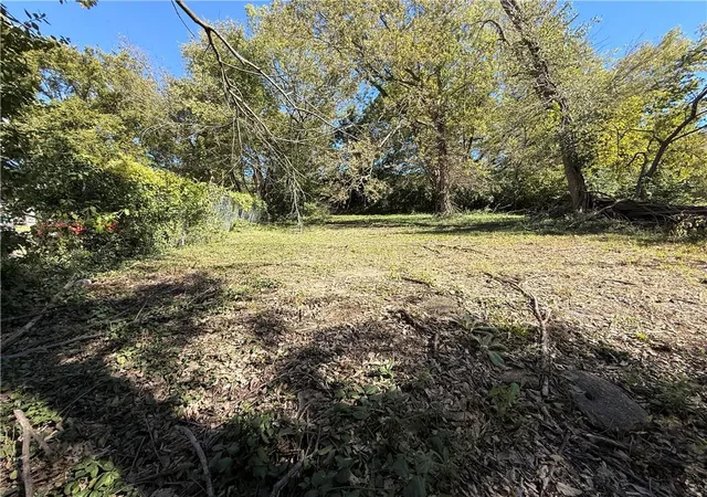 Photo 1 of Land for sale at 4321 Wayne Ave, Kansas City, MO 64110 | MLS# 2645446 | Listing updated on 2026-10-04