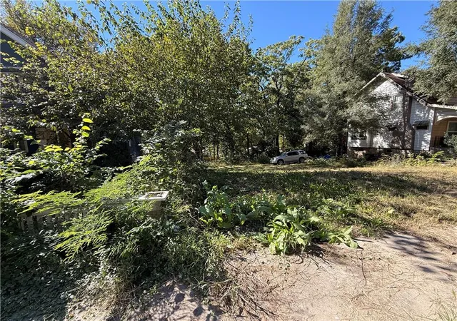 Photo 1 of Land for sale at 4326 Wayne Ave, Kansas City, MO 64110 | MLS# 2645451 | Listing updated on 2026-10-04