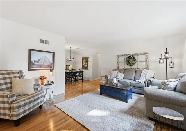 Photo 3 of Sale Pending at 7622 W 96th Terrace, Overland Park, KS 66212 | MLS# 2645461 | Listing updated on 2026-10-17