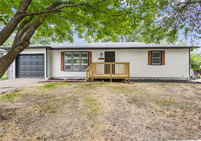 Single family home for sale at Woodland Dr, Columbia, MO 65202 | MLS# 2645464