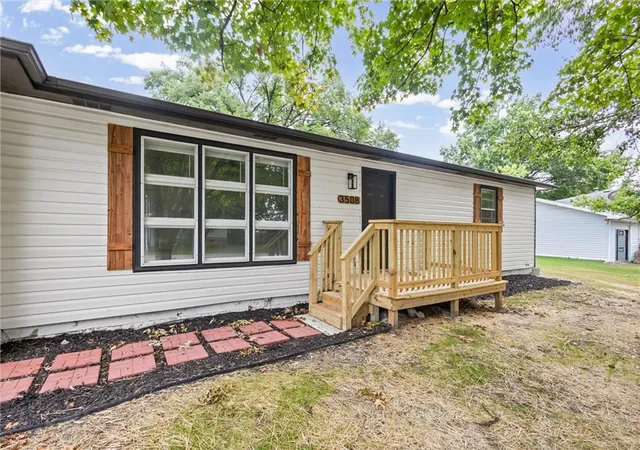 Photo 2 of Single family home for sale at Woodland Dr, Columbia, MO 65202 | MLS# 2645464 | Listing updated on 2026-10-09