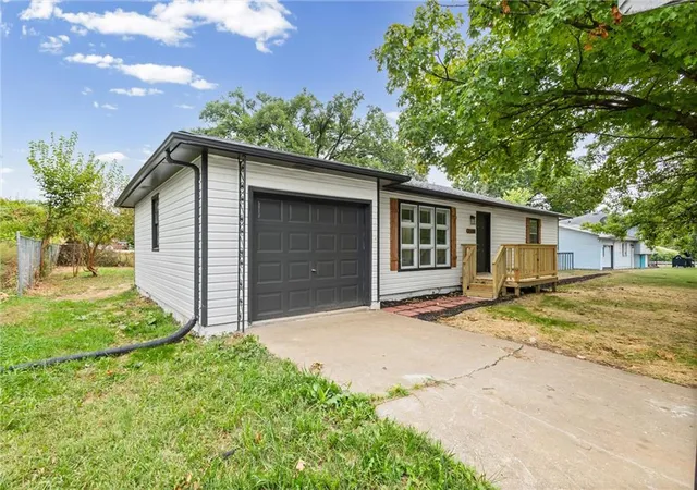 Photo 3 of Single family home for sale at Woodland Dr, Columbia, MO 65202 | MLS# 2645464 | Listing updated on 2026-10-09