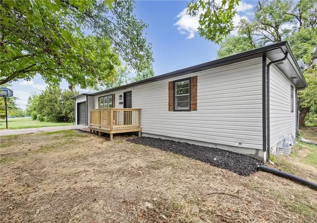 Photo 3 of Single family home for sale at Woodland Dr, Columbia, MO 65202 | MLS# 2645464 | Listing updated on 2026-10-09
