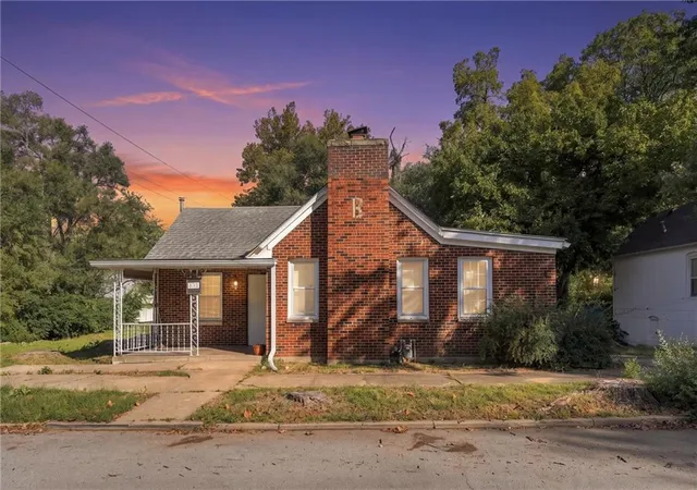 Photo 2 of Single family home for sale at 838 Ottawa St, Leavenworth, KS 66048 | MLS# 2645469 | Listing updated on 2026-10-10