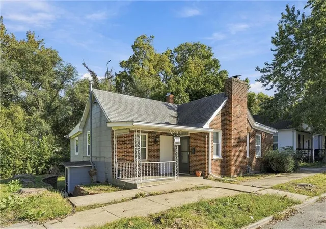 Photo 3 of Single family home for sale at 838 Ottawa St, Leavenworth, KS 66048 | MLS# 2645469 | Listing updated on 2026-10-10