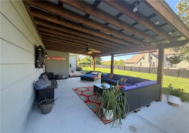 Photo 4 of Single family home for sale at 1008 Medbury Ln, Richmond, MO 64085 | MLS# 2645470 | Listing updated on 2026-10-07