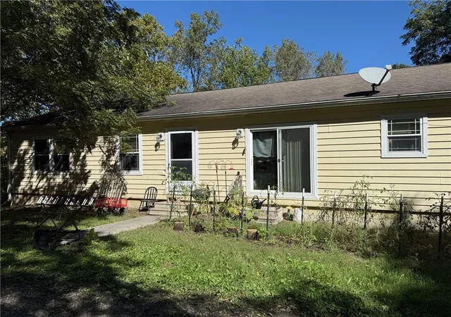 Single family home for sale at 8888 Southeast Hwy 69, Cameron, MO 64429 | MLS# 2645473