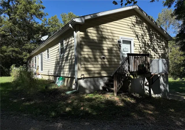 Photo 3 of Single family home for sale at 8888 Southeast Hwy 69, Cameron, MO 64429 | MLS# 2645473 | Listing updated on 2026-10-05