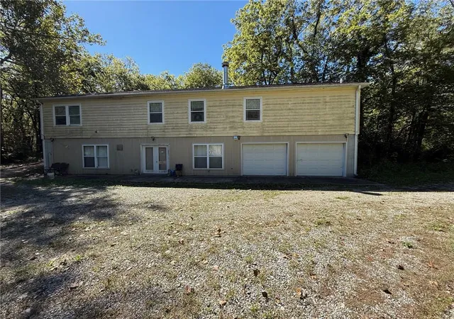 Photo 3 of Single family home for sale at 8888 Southeast Hwy 69, Cameron, MO 64429 | MLS# 2645473 | Listing updated on 2026-10-05