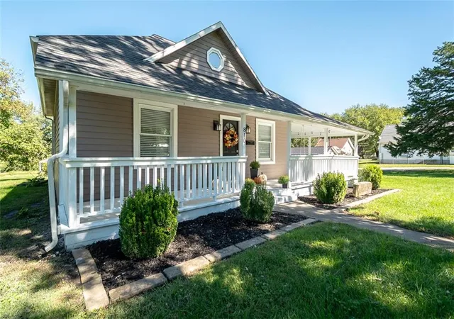 Photo 2 of Single family home for sale at 810 Francis St, Valley Falls, KS 66088 | MLS# 2645477 | Listing updated on 2026-10-05