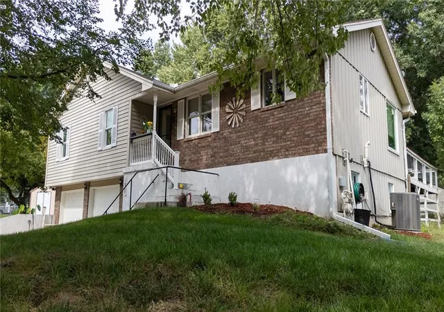 Photo 3 of Single family home for sale at 1909 Joy Cir, Excelsior Springs, MO 64024 | MLS# 2645478 | Listing updated on 2026-10-09