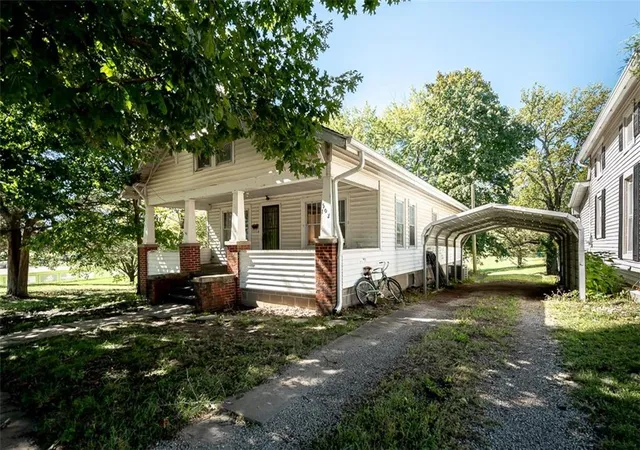 Photo 2 of Single family home for sale at 502 Sycamore St, Valley Falls, KS 66088 | MLS# 2645481 | Listing updated on 2026-10-05