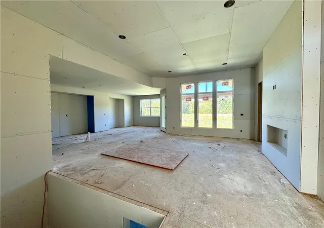 Photo 3 of Single family home for sale at 8404 Nw 90th Terrace, Kansas City, MO 64153 | MLS# 2645483 | Listing updated on 2026-10-05