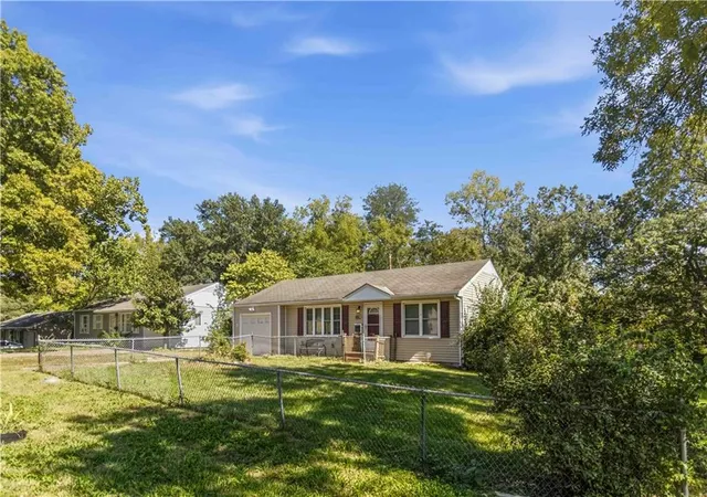 Single family home for sale at 9643 Mcgee St, Kansas City, MO 64114 | MLS# 2645488